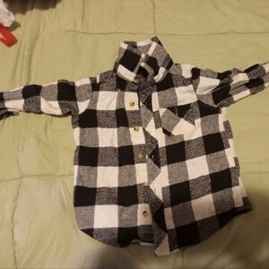 Old navy boys 3t button up flannel shirt. Size 3t
